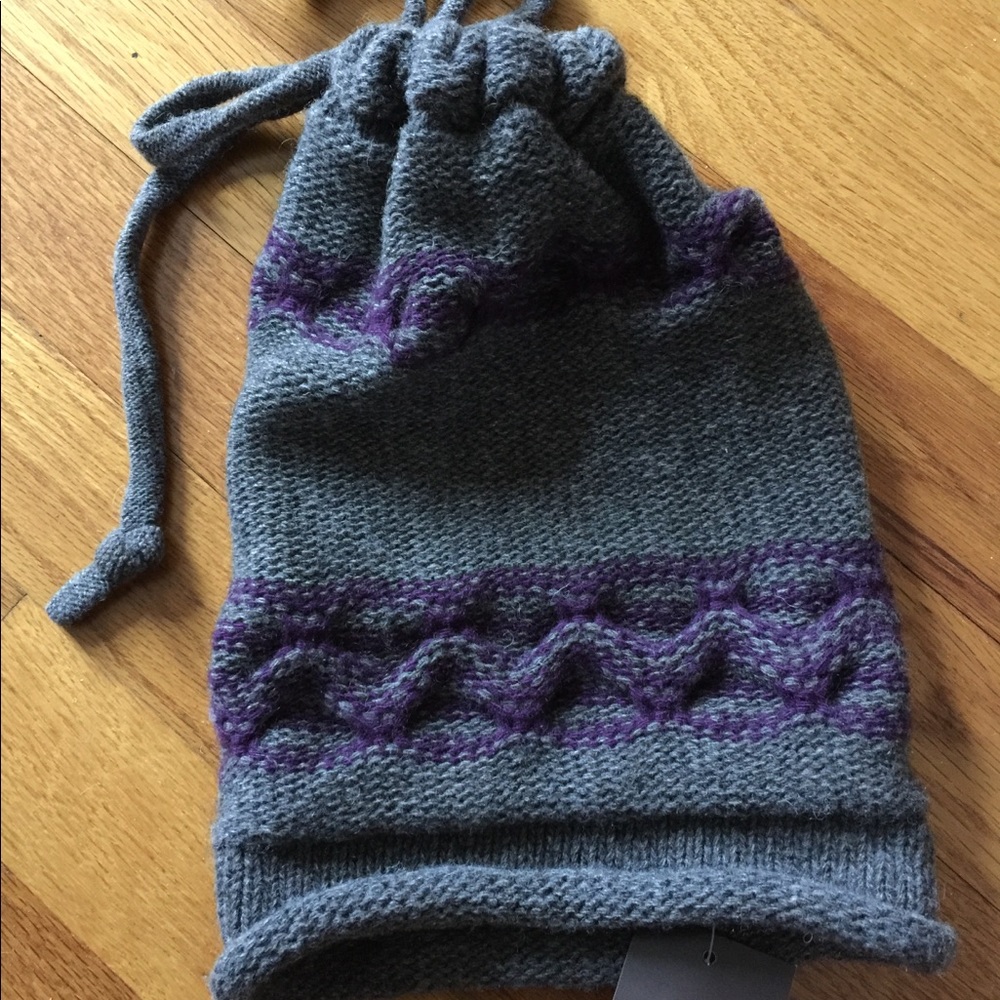 Brand new hat / neck warmer